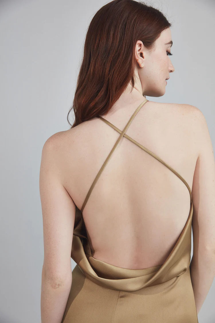 Close up back view of Amsale Felicia