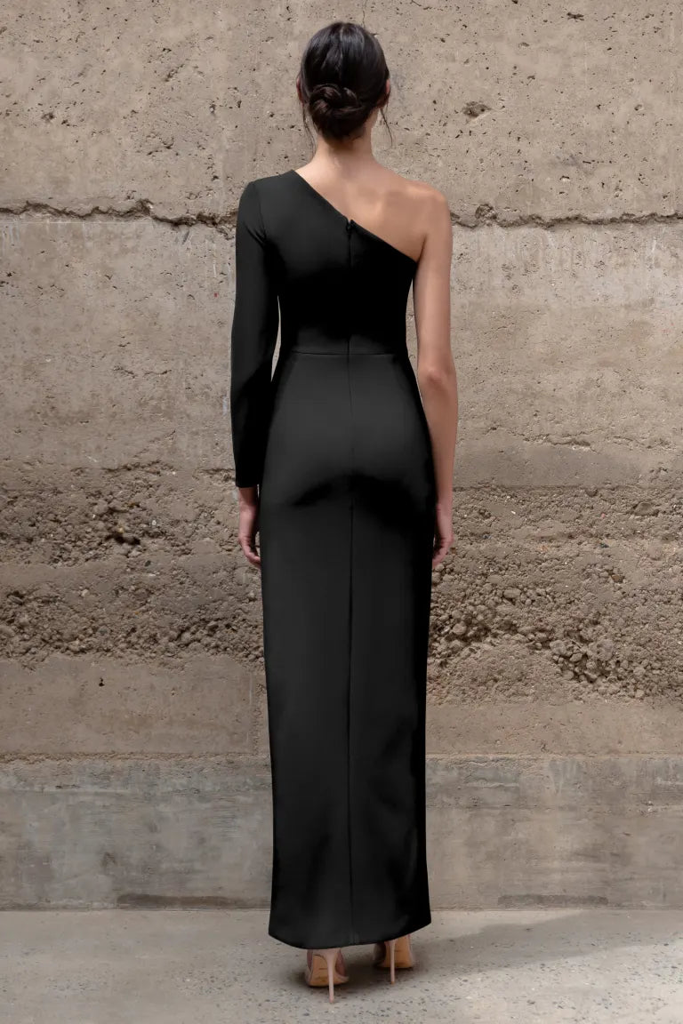 Full body back view of Jenny Yoo - Carrera