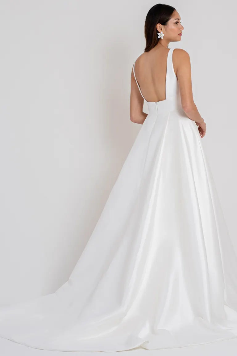 Full body back view of channing by jenny yoo
