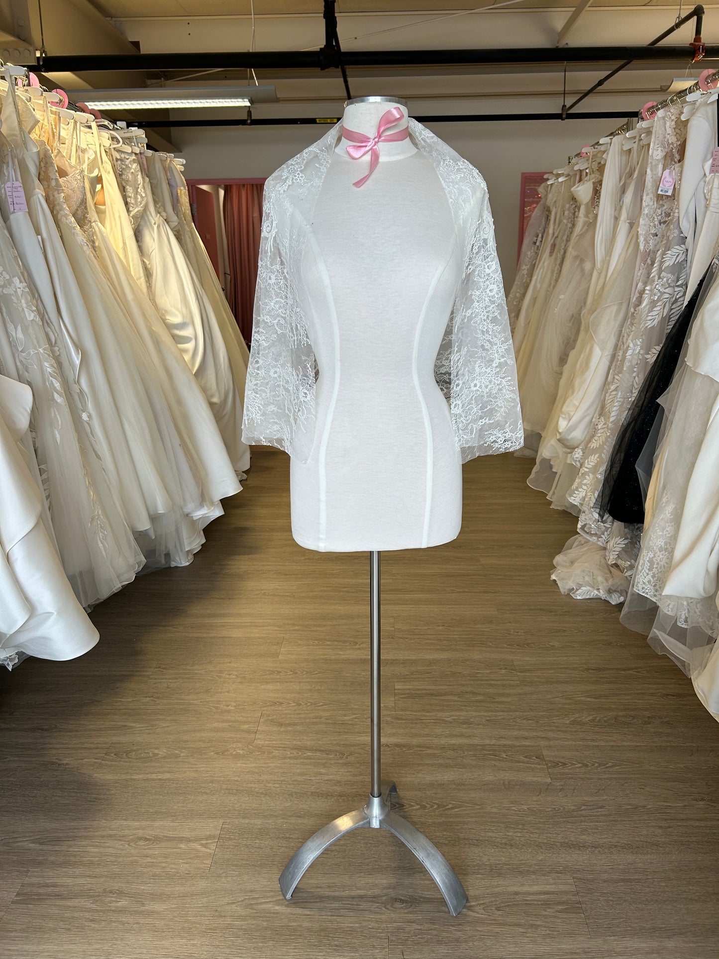 Full Lace & Applique Veil - Elbow