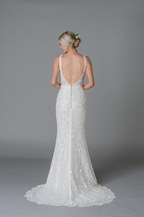 Full body back view of jude by lis simon