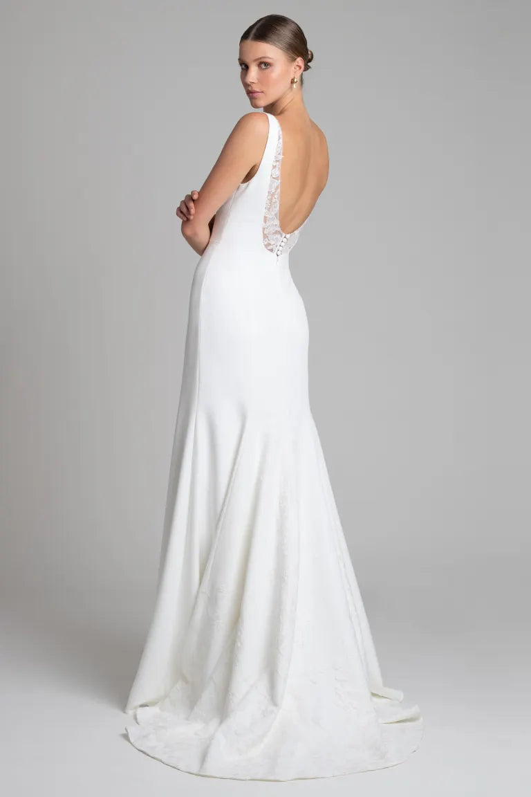 Full body back view of Portia