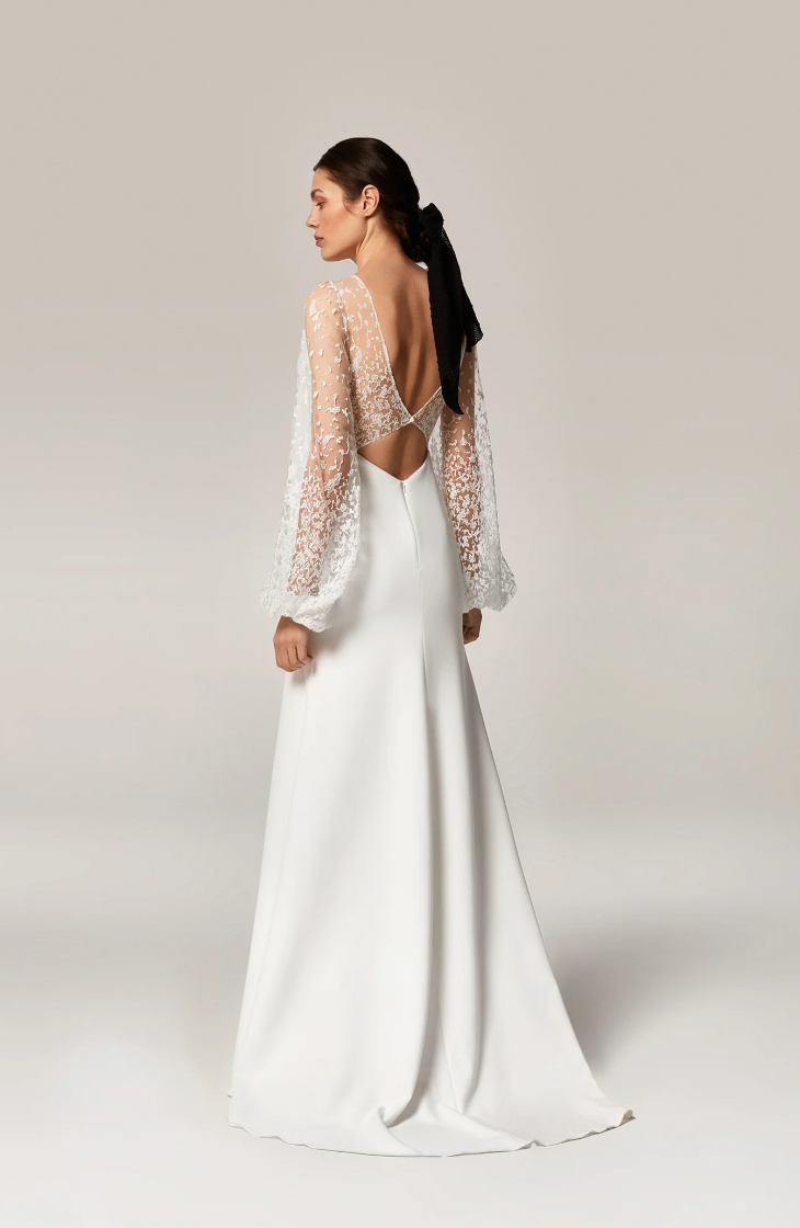 Full body back view of Jolene by Anna Kara