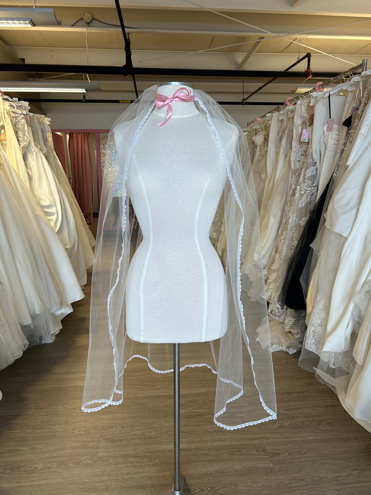 Thin White on Ivory Veil - Fingertip