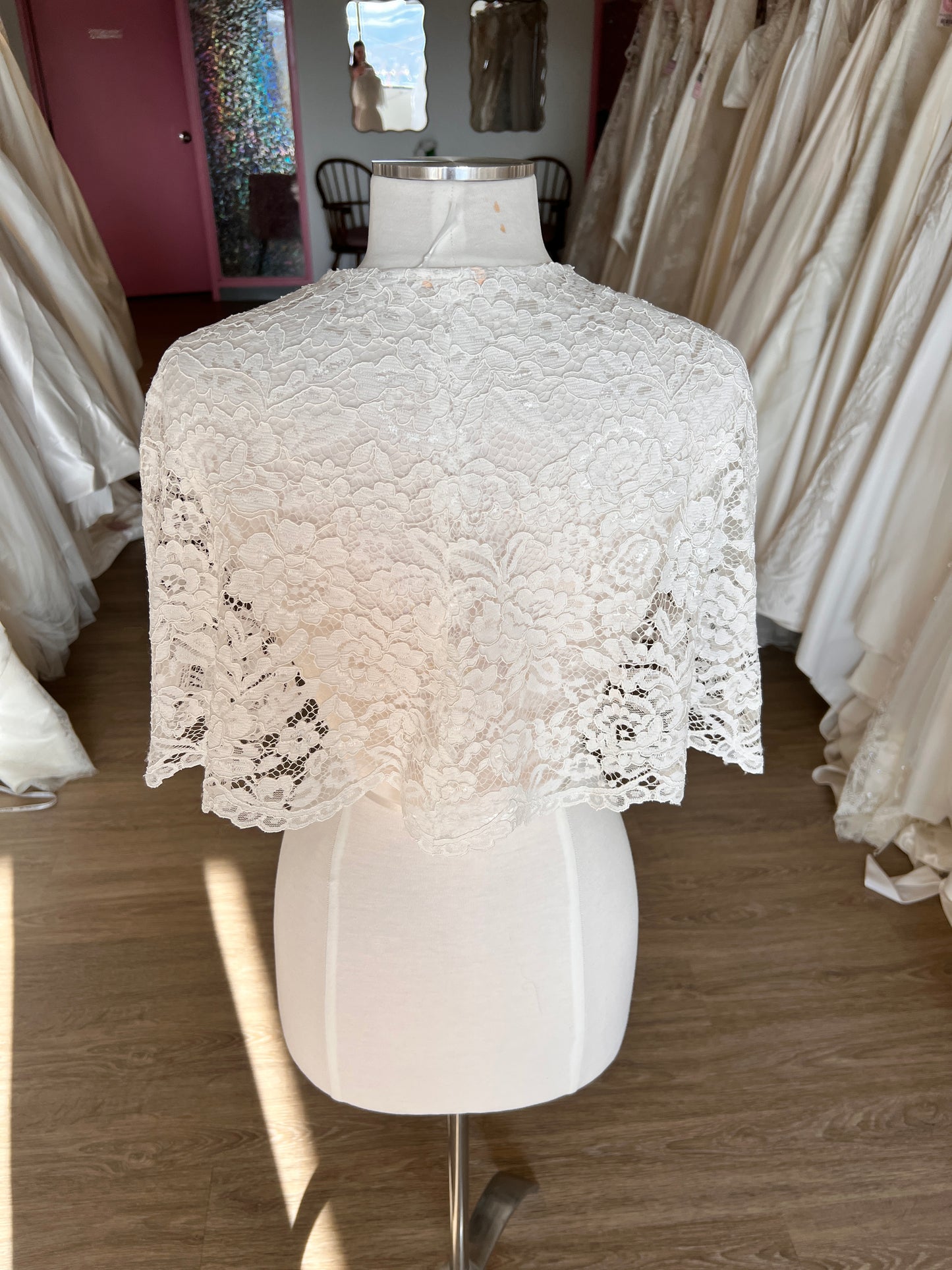 Lace Cape by Davie & Chiyo (L/XL)