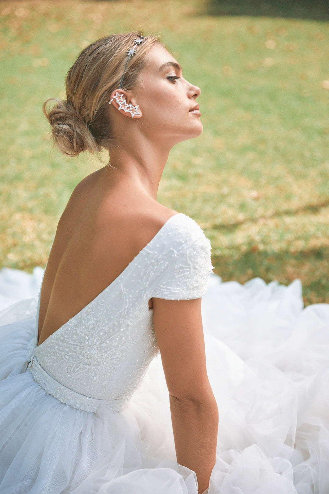 Close up back view of Cosmia by Vagabond