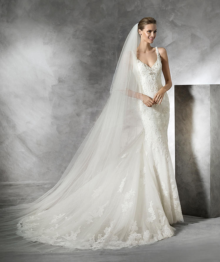 Marilia by Pronovias (Size 12)
