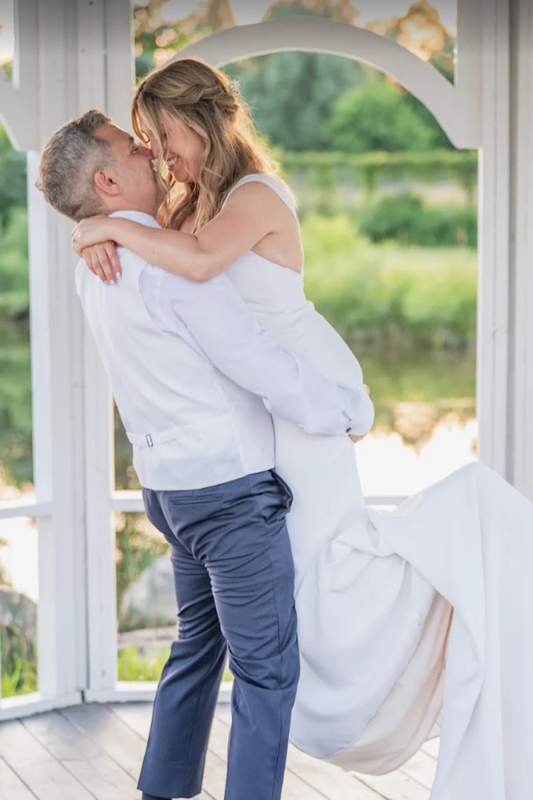 Real Bride, Tracy