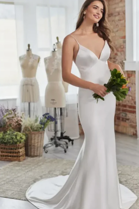 4 Things You May Not Have Been Told About Wedding Dress Shopping