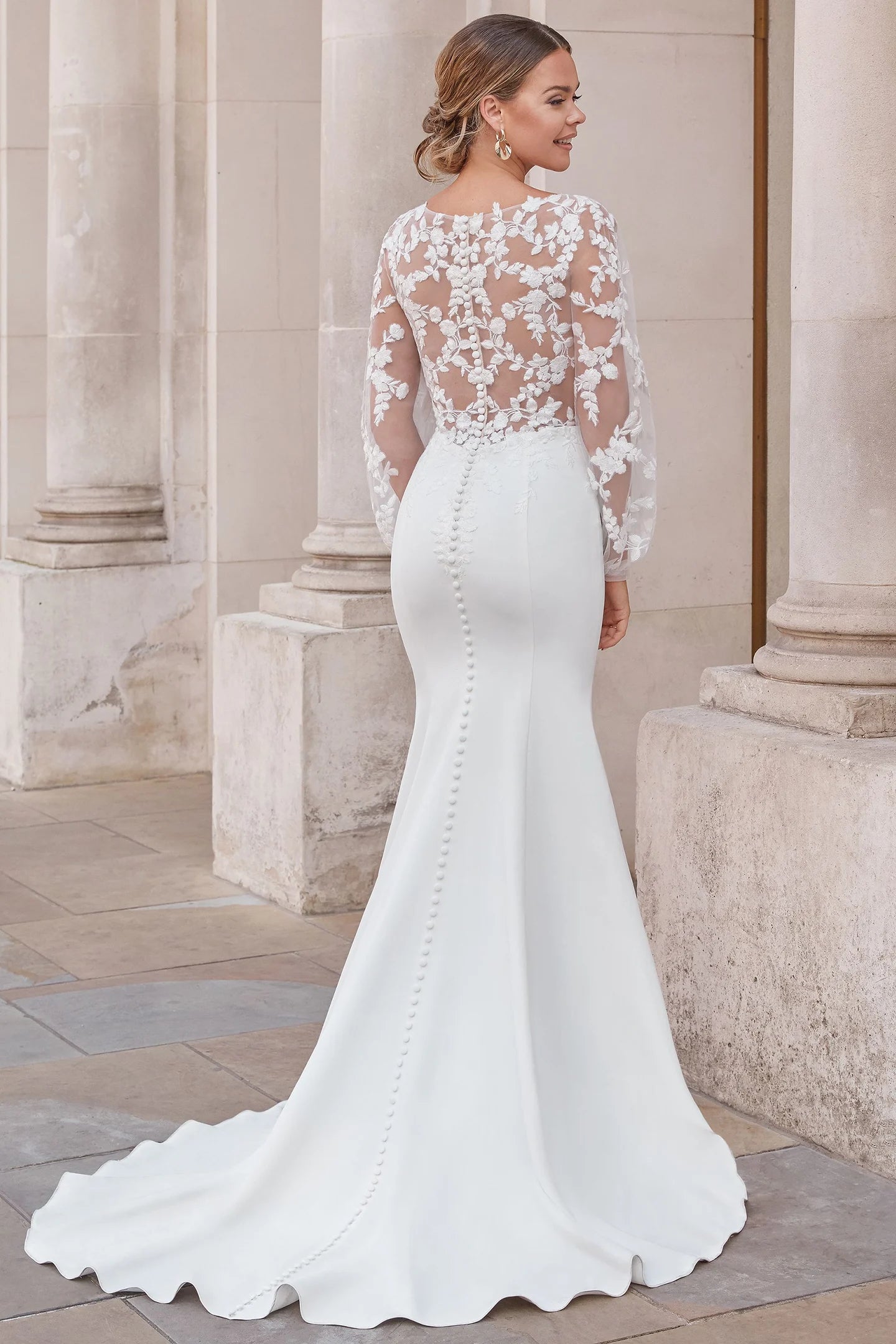 Riley by Justin Alexander (Size 16)