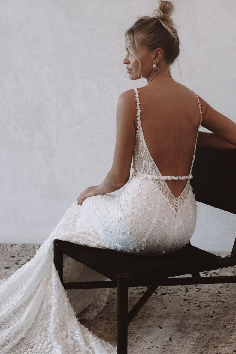 Close up back view of harlow by made with love