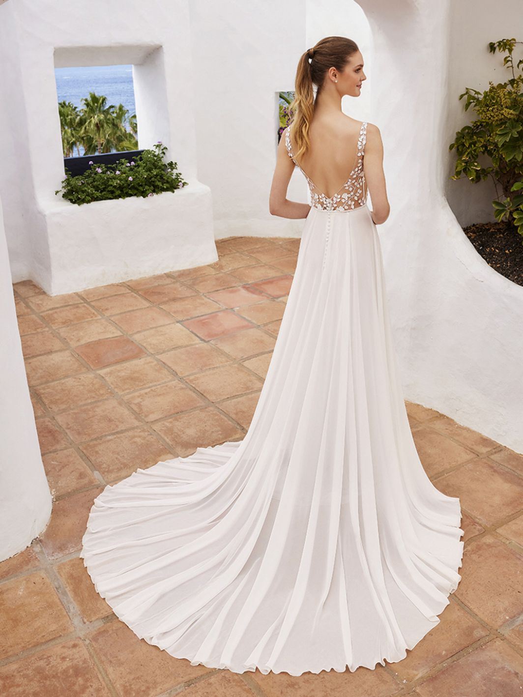 Casha by Love by Enzoani (Size 10 & 20)