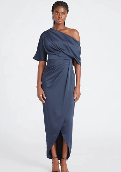 Full body front view of Theia - Rayna (Odessy Grey