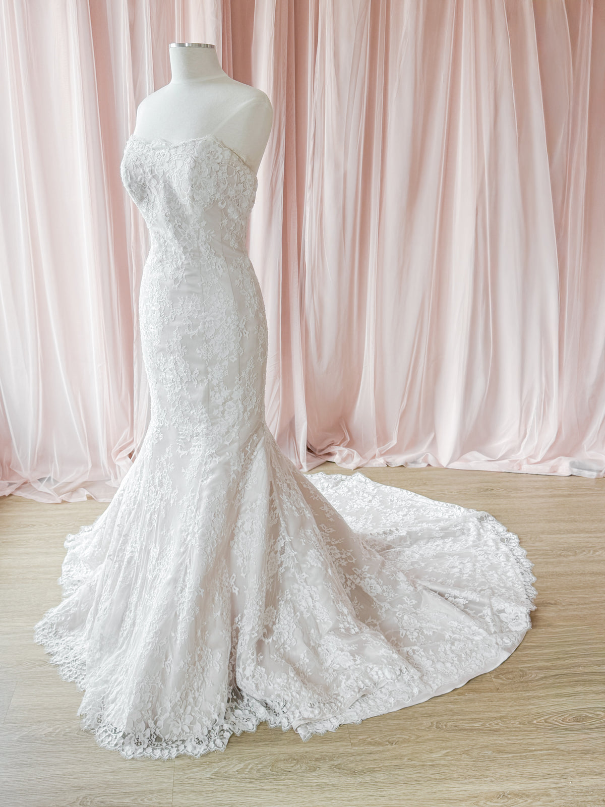 9117 by Allure (Size 14)