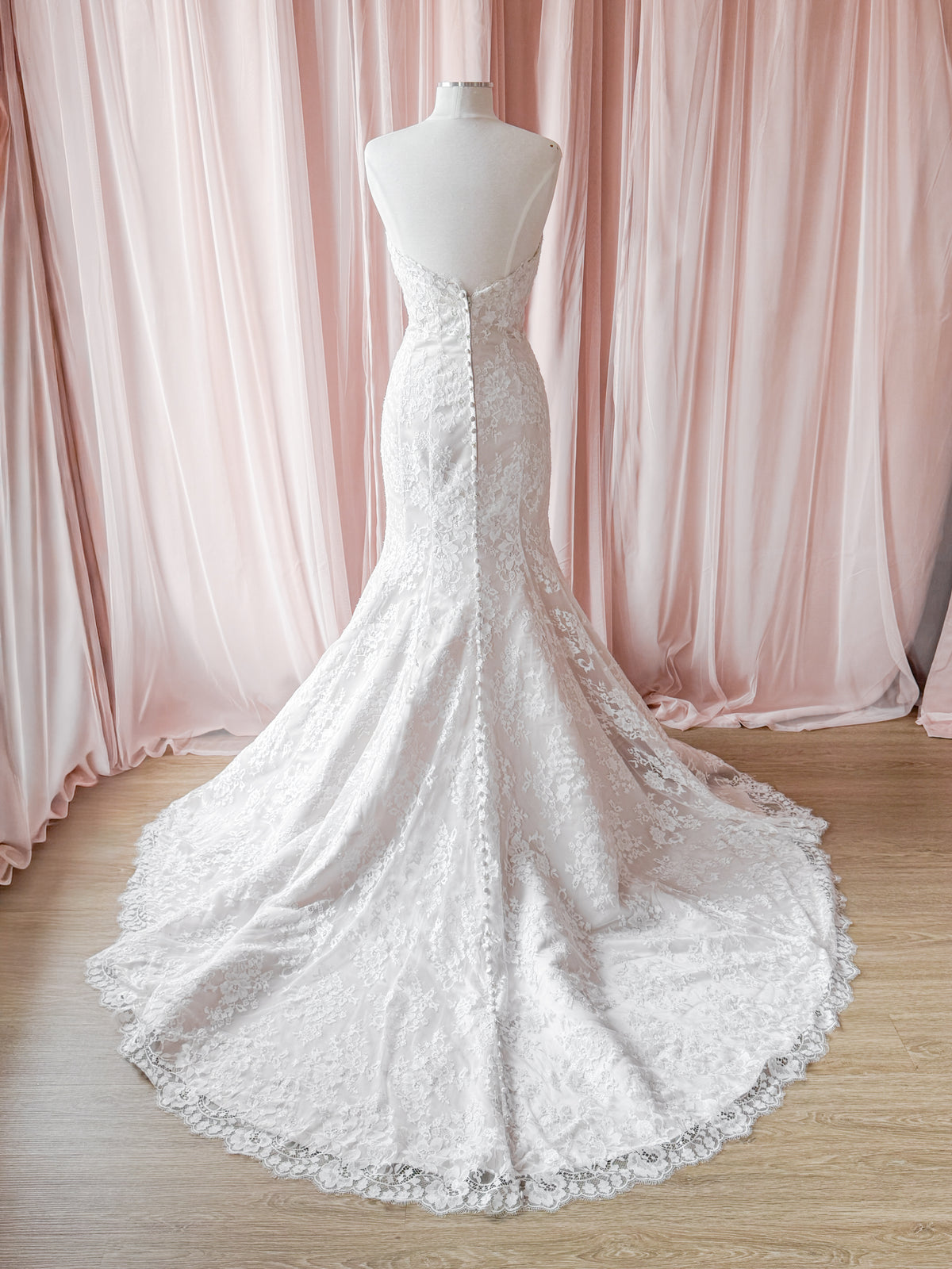 9117 by Allure (Size 14)