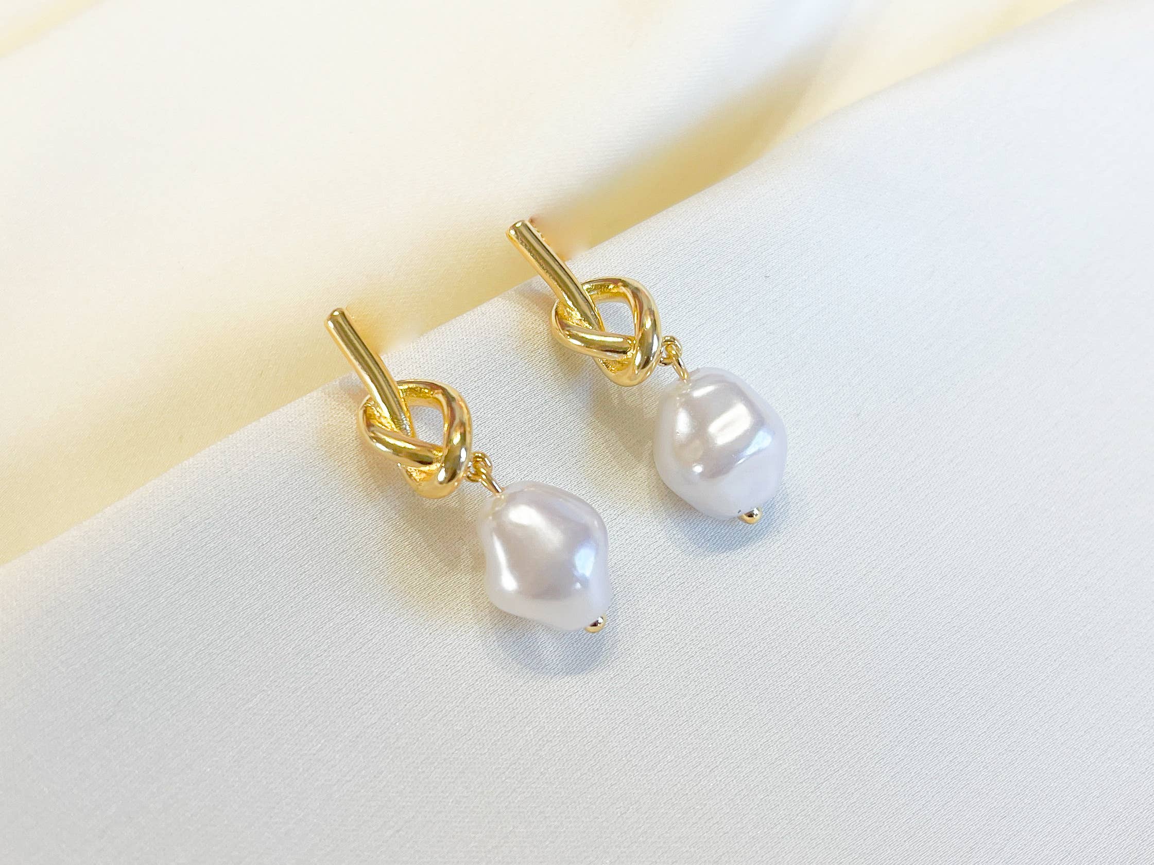 Love Knot Pearl Dangle Earrings