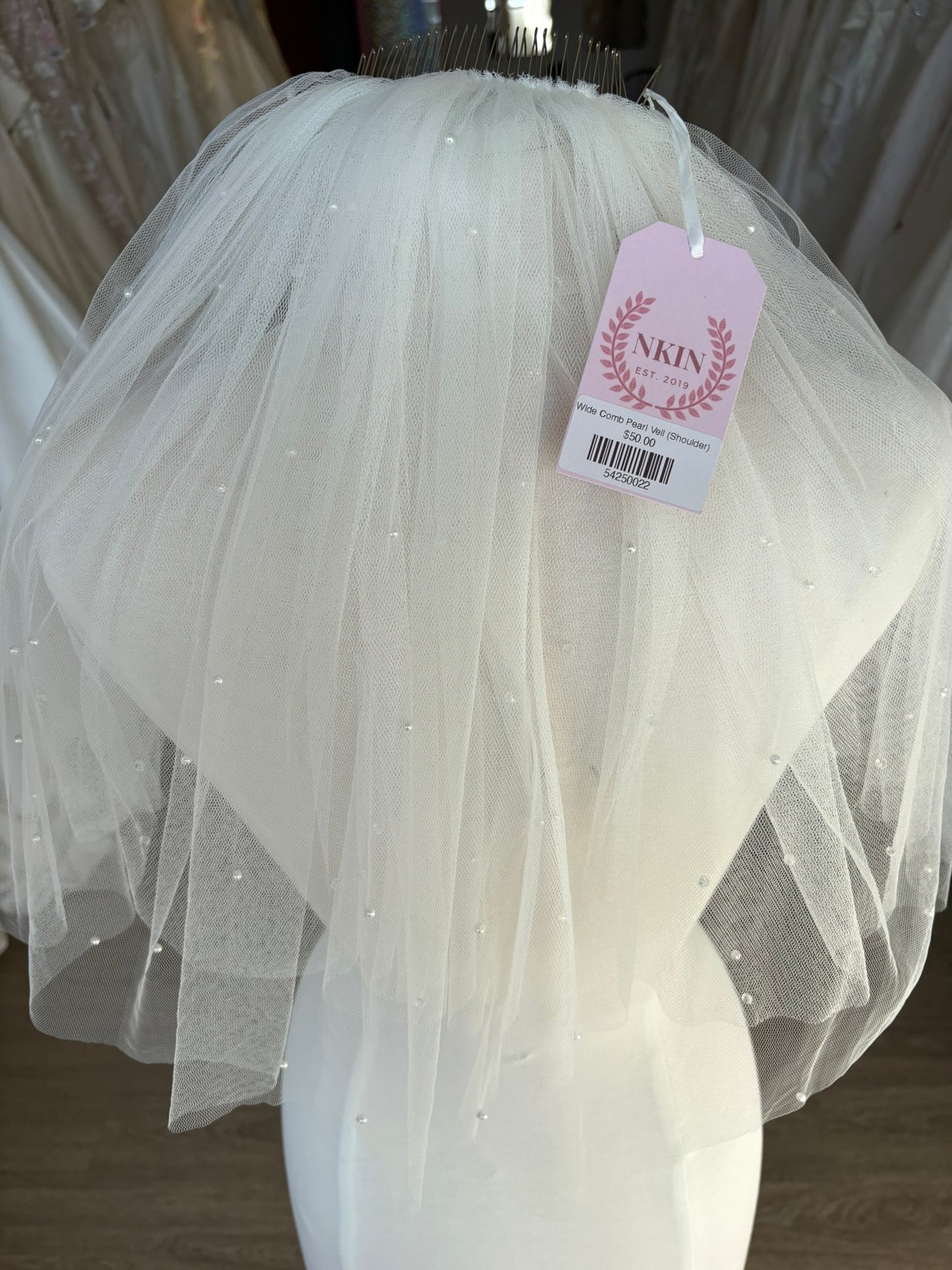 Wide Comb Pearl Veil (Shoulder)