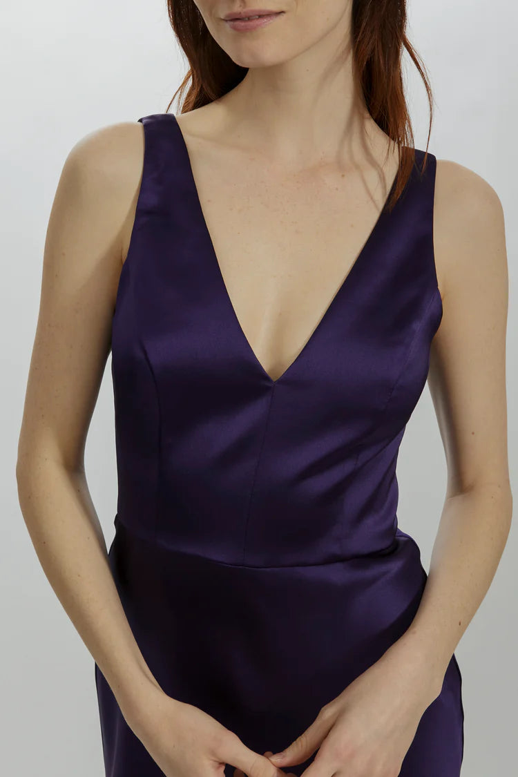 Close up front view of Amsale Amethyst
