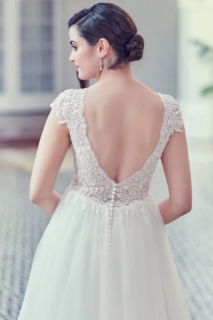 Close up back view of BE587 by Ella Rose