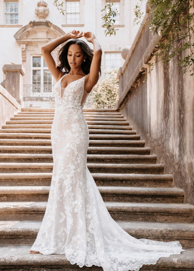 Full body front view of C621 by Allure