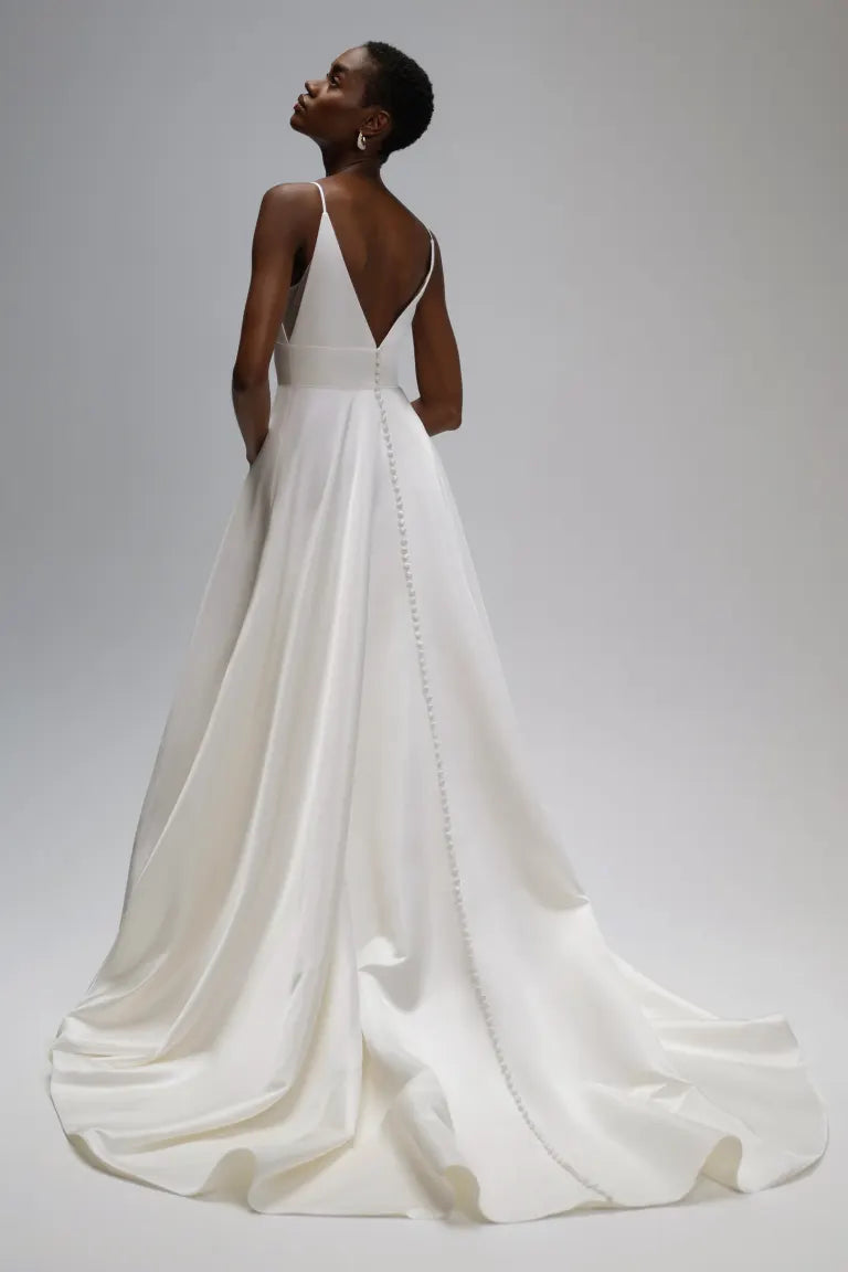 Full body back view of Dylan by Jenny Yoo