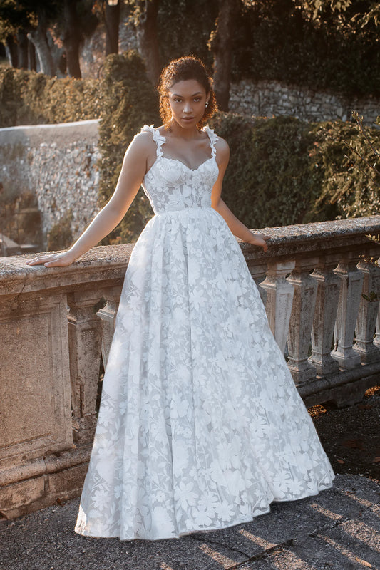 Lyra by Abella (Size 8 in Black)