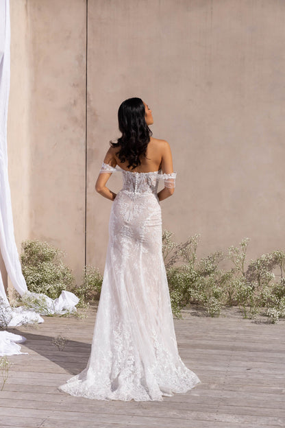 Full body back view of Ebony by Evie Young 