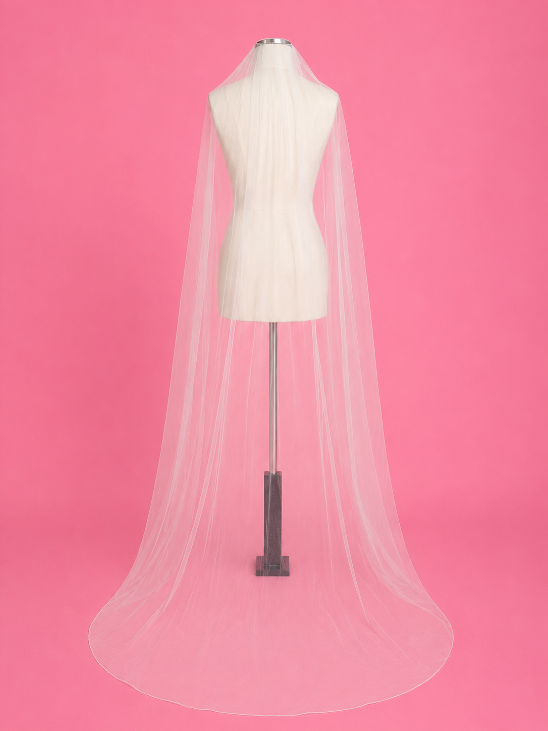 Eloise Veil - Chapel Length