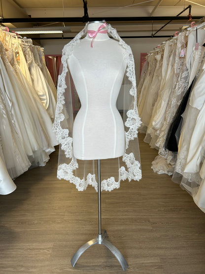 Ivory Eyelash Lace Mantilla Veil - Fingertip