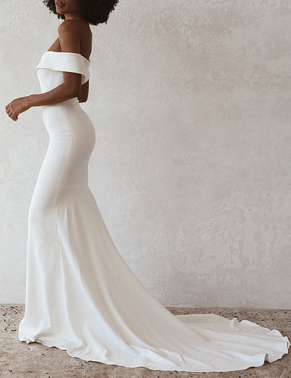 Full body side view of Lottie by Made with Love