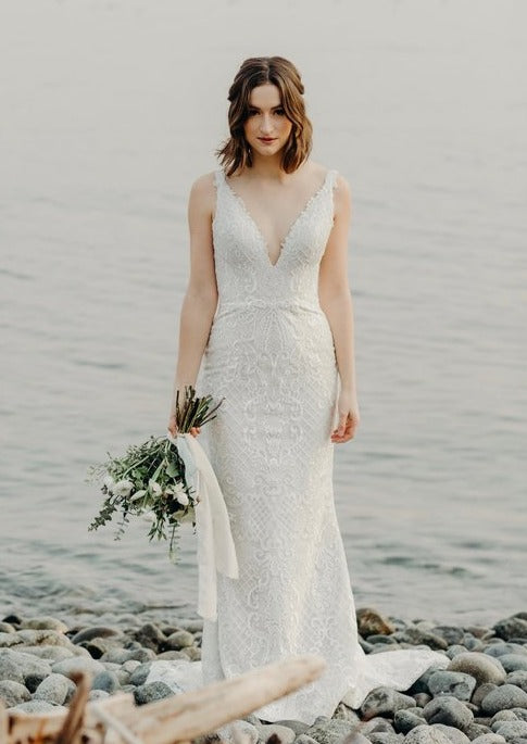 Full body front view of jude by lis simon