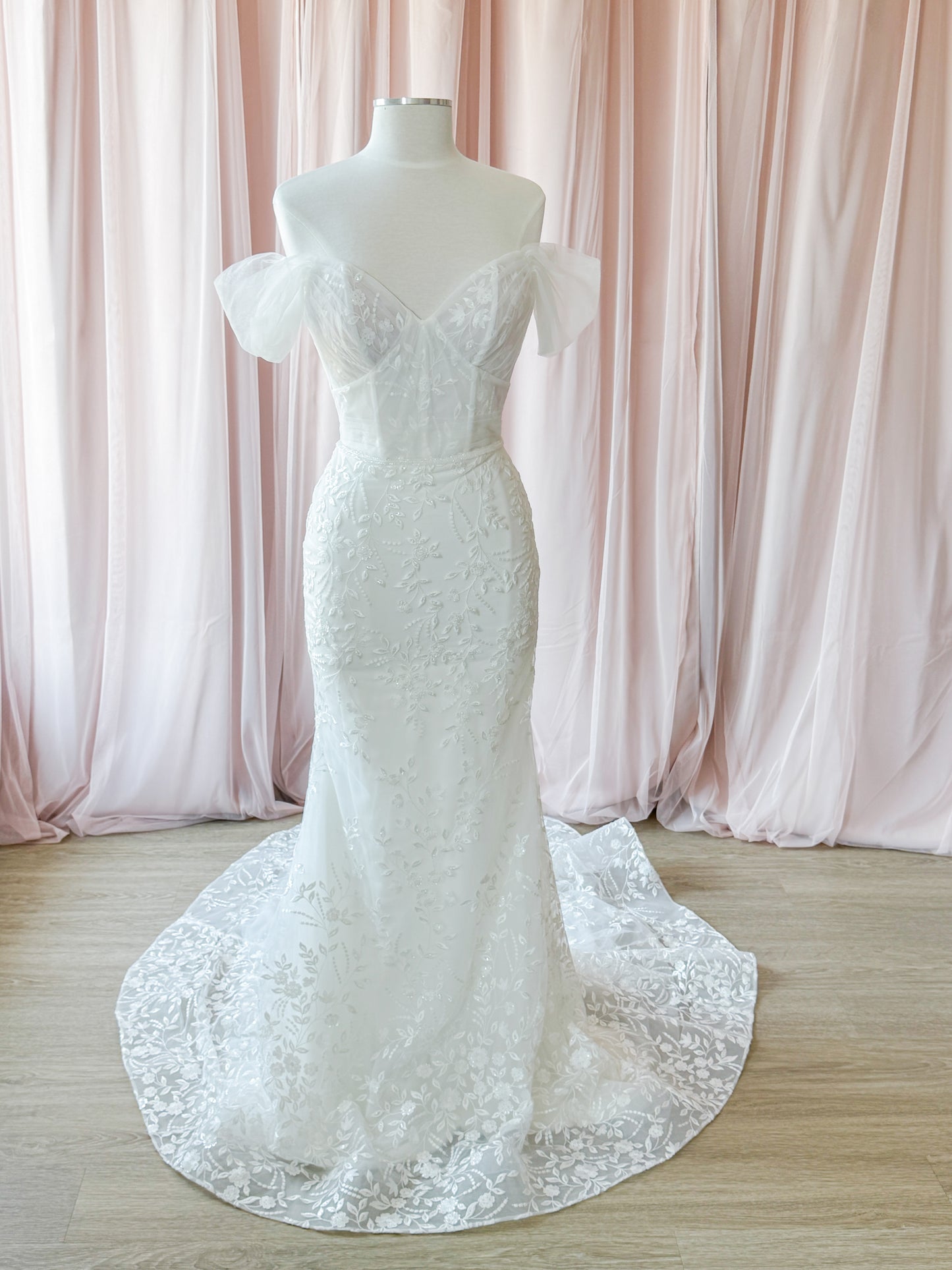 LA22102 by Calla Blanche (Size 6)