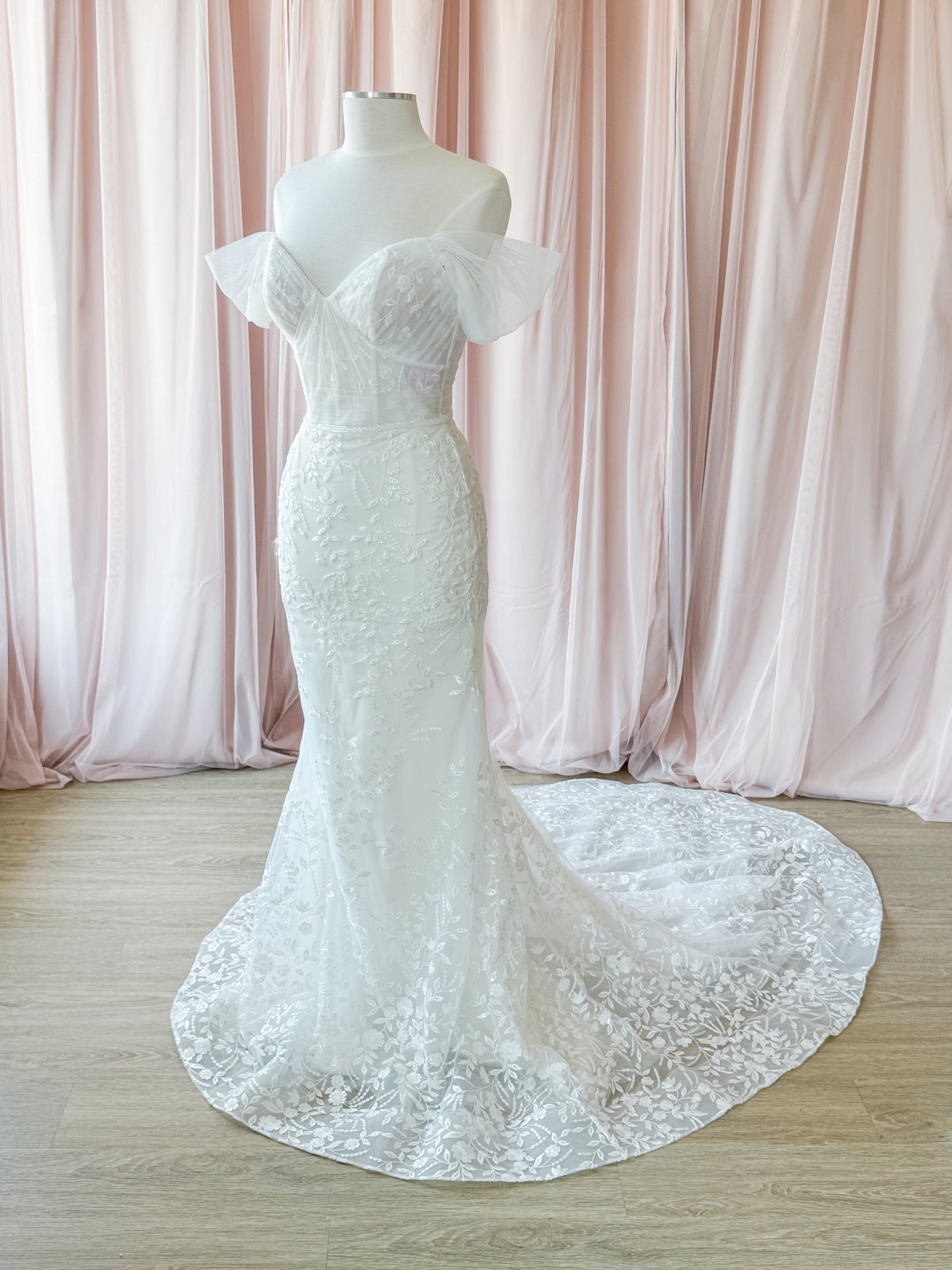 LA22102 by Calla Blanche (Size 6)