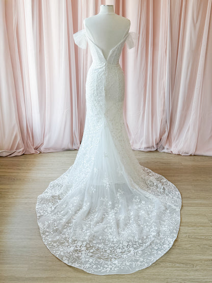 LA22102 by Calla Blanche (Size 6)