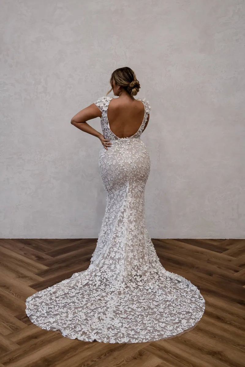 Full body back view of Darcy by Made with Love 