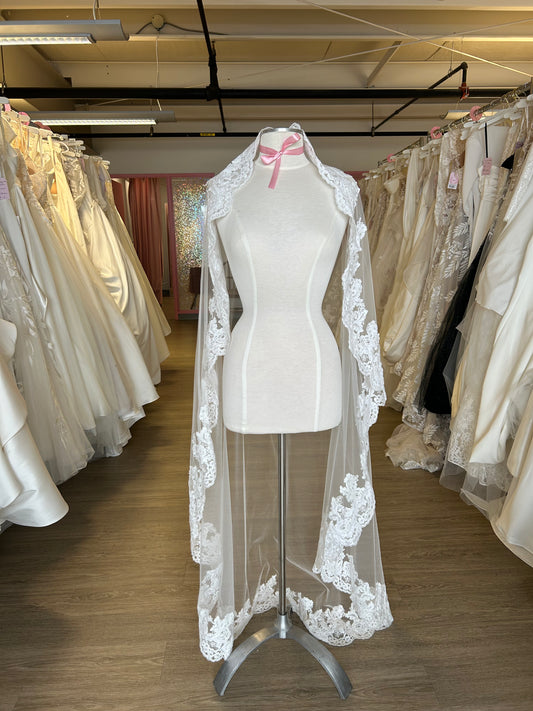 Mantilla Scalloped Edge Veil - Waltz