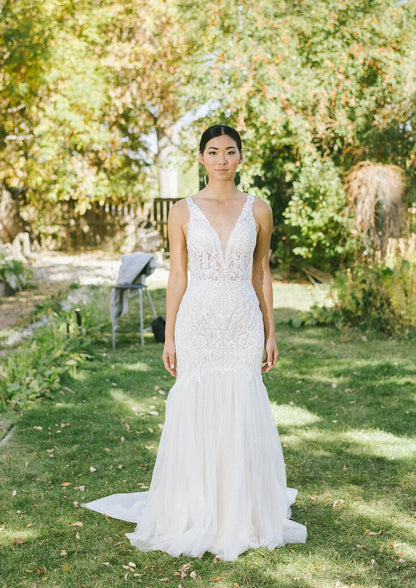 Full body front view of Margo by Lis Simon 