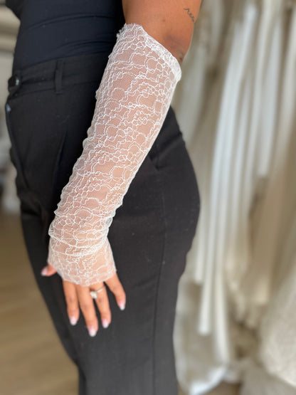 NKIN Lace Sleeves
