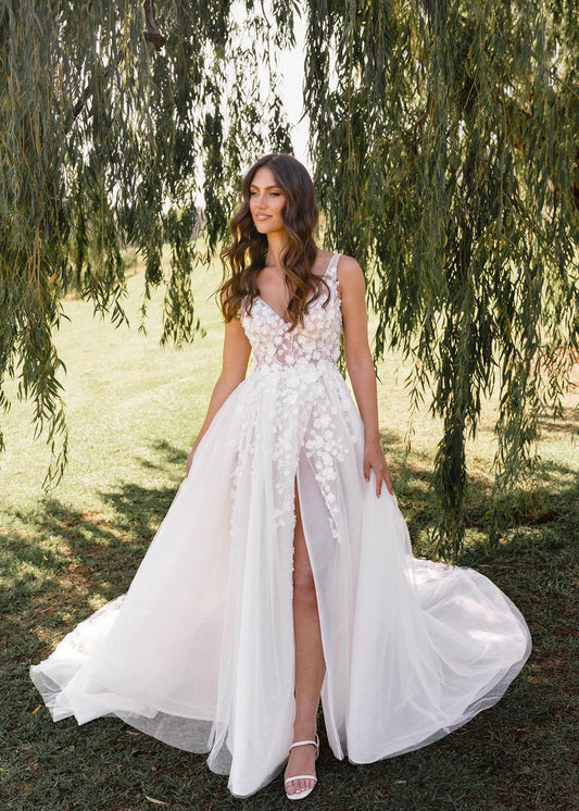 Shanel by Madi Lane (Size 8)