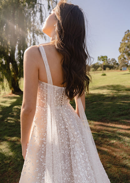 Stevie by Madi Lane (Size 14)