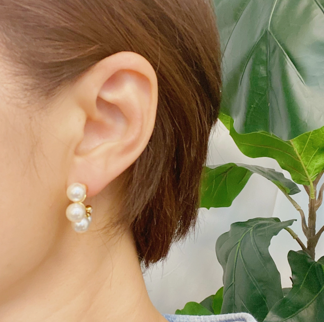 Andante Pearl Hoop Earrings | Mini Pearl Wedding Earrings