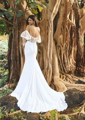 Full body back view o fMasazir by Pronovias 