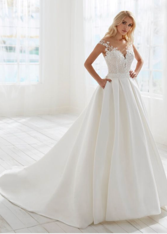 Full body front view of Barbara by Randy Fenoli