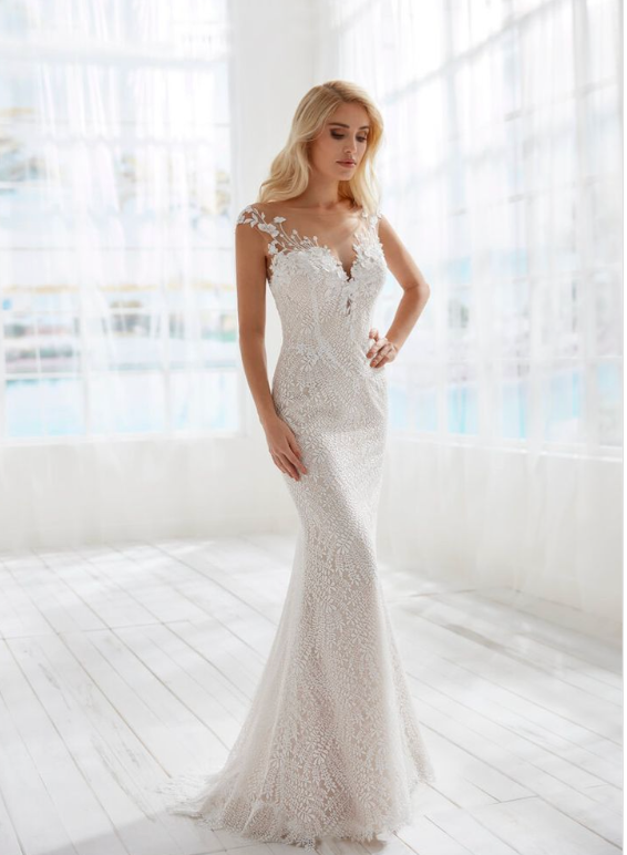 Full body front view of Barbara by Randy Fenoli