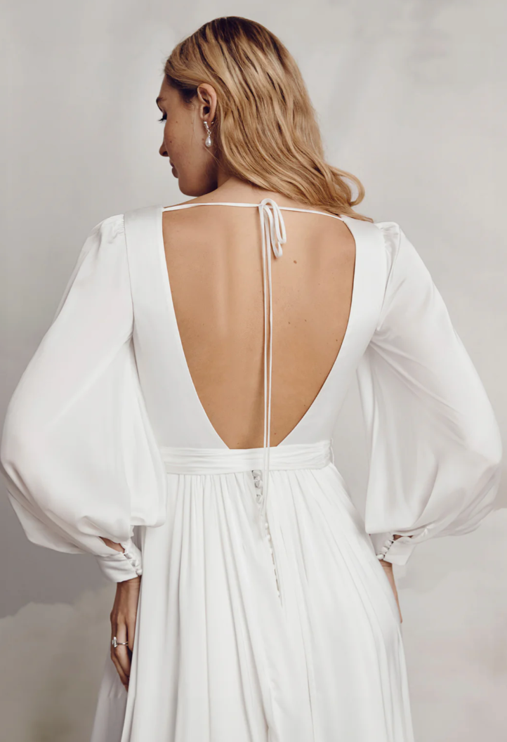 Close up back view of Mia by Catherine Deane