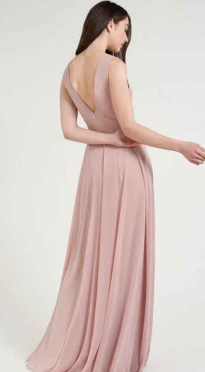 Jenny Yoo - Ryan (Morning Mist 6 & Whipped Apricot 18)