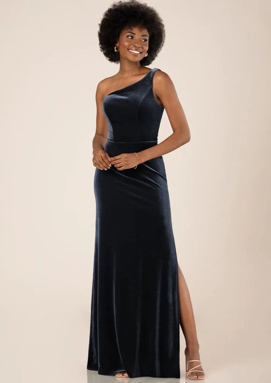 Full body front view of Sorella Vita 9656