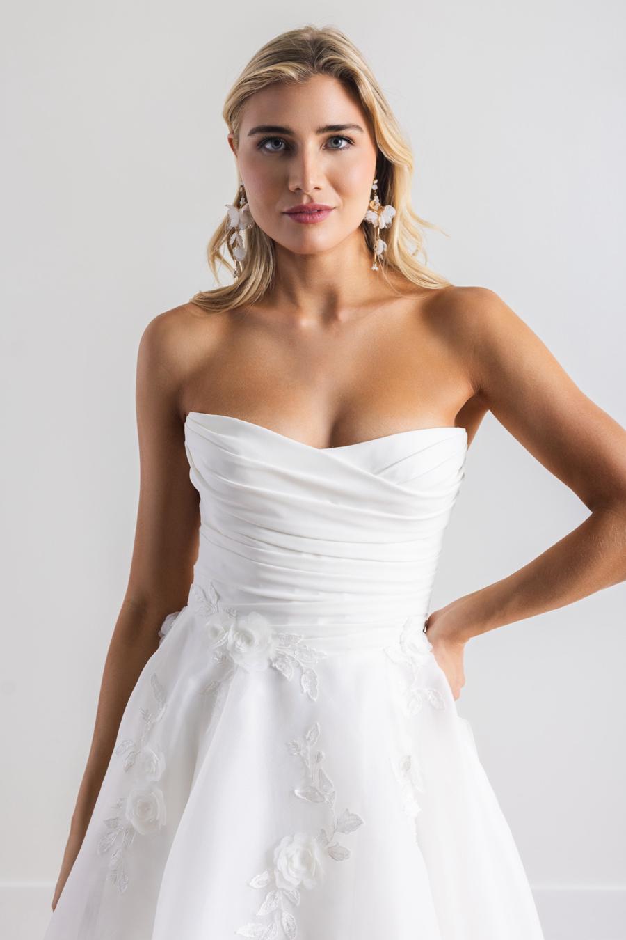 Gabby is for the romantic - a stunning soft sweetheart neckline, gorgeous tulle skirt and delicate touches of lace create a stunning dress.