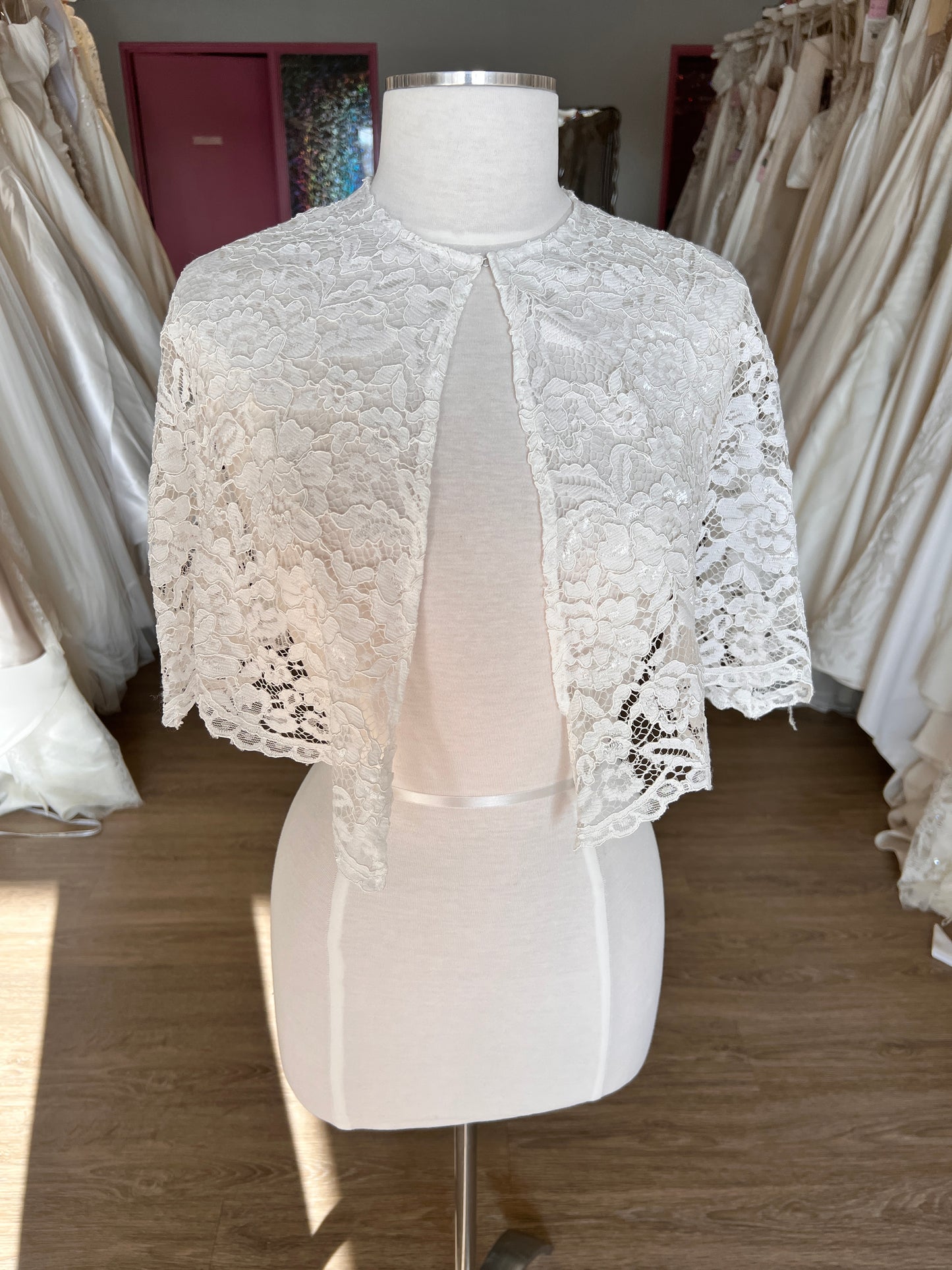 Lace Cape by Davie & Chiyo (L/XL)