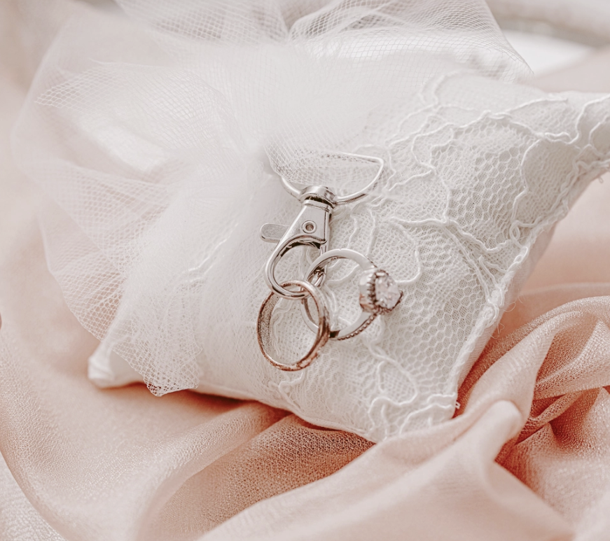 Dog ring bearer pillow discount